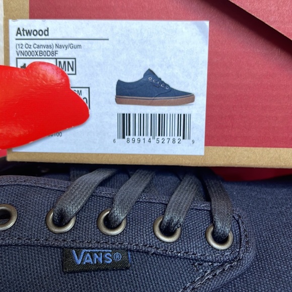 Vans Men’s Atwood
(12 Oz Canvas) Navy/Gum
VN000XBOD8F
Sneakers - Picture 16 of 16